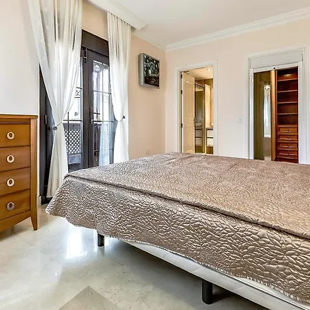 Townhouse Del Duque 5duk49 Vila
